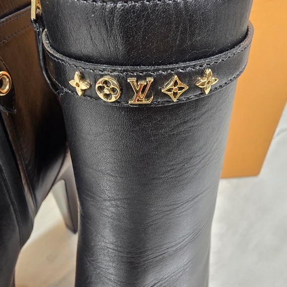 Louis Vuitton Afterglow Heeled Booties - Picture 2 of 11